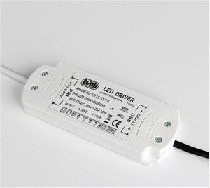 Tenký LED ovladač 12V